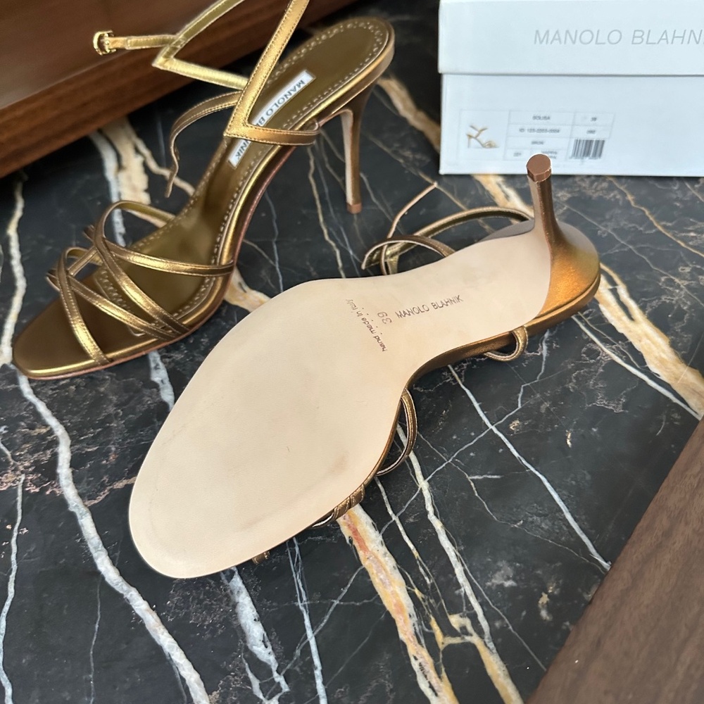 Unworn Size 39 Manolo Blahnik Sandals